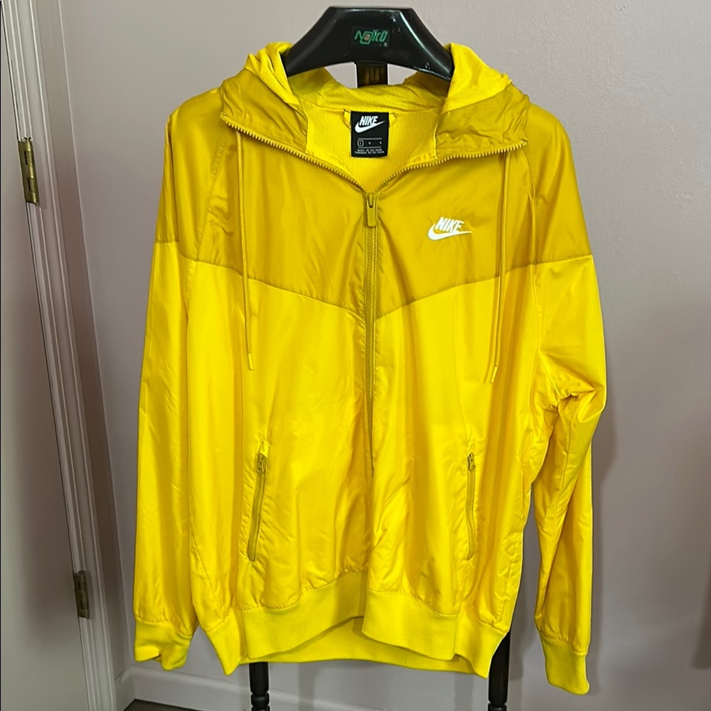 Nike Men's Sportswear Windrunner Hooded Jacket - ECU